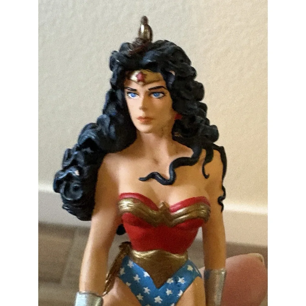 Rare Vintage WONDER WOMAN Modern Era Figure DC Comic Ornament